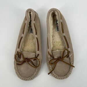 Minnetonka Women's Tan Moccasins